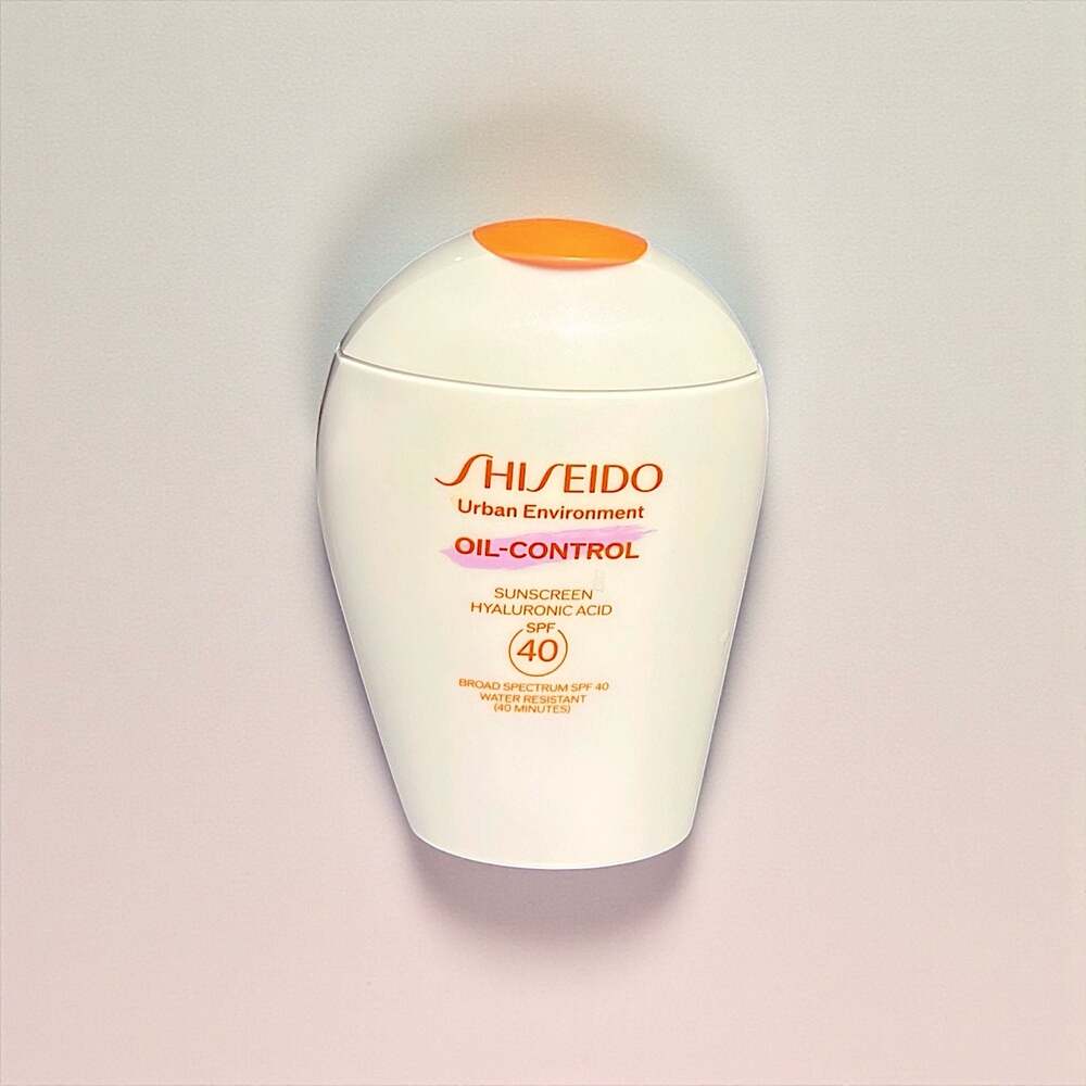 Shiseido Urban Environment Oil-Control Sunscreen SPF 40 JUMBO size 4.8 fl oz - Picture 2 of 9